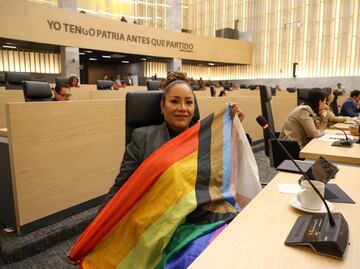 ¡Histórico! Gabriela Chumacero rinde protesta como la primera diputada trans en Puebla