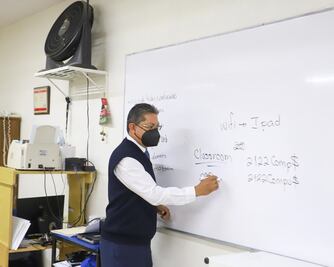 Maestros de Puebla pueden dar clases en Estados Unidos, checa los requisitos