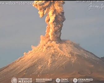 VIDEO. Registran violenta explosión del volcán Popocatépetl