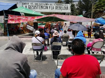 Estas son las mañanitas. Celebran 4 meses de bloqueo Bonafont-Puebla