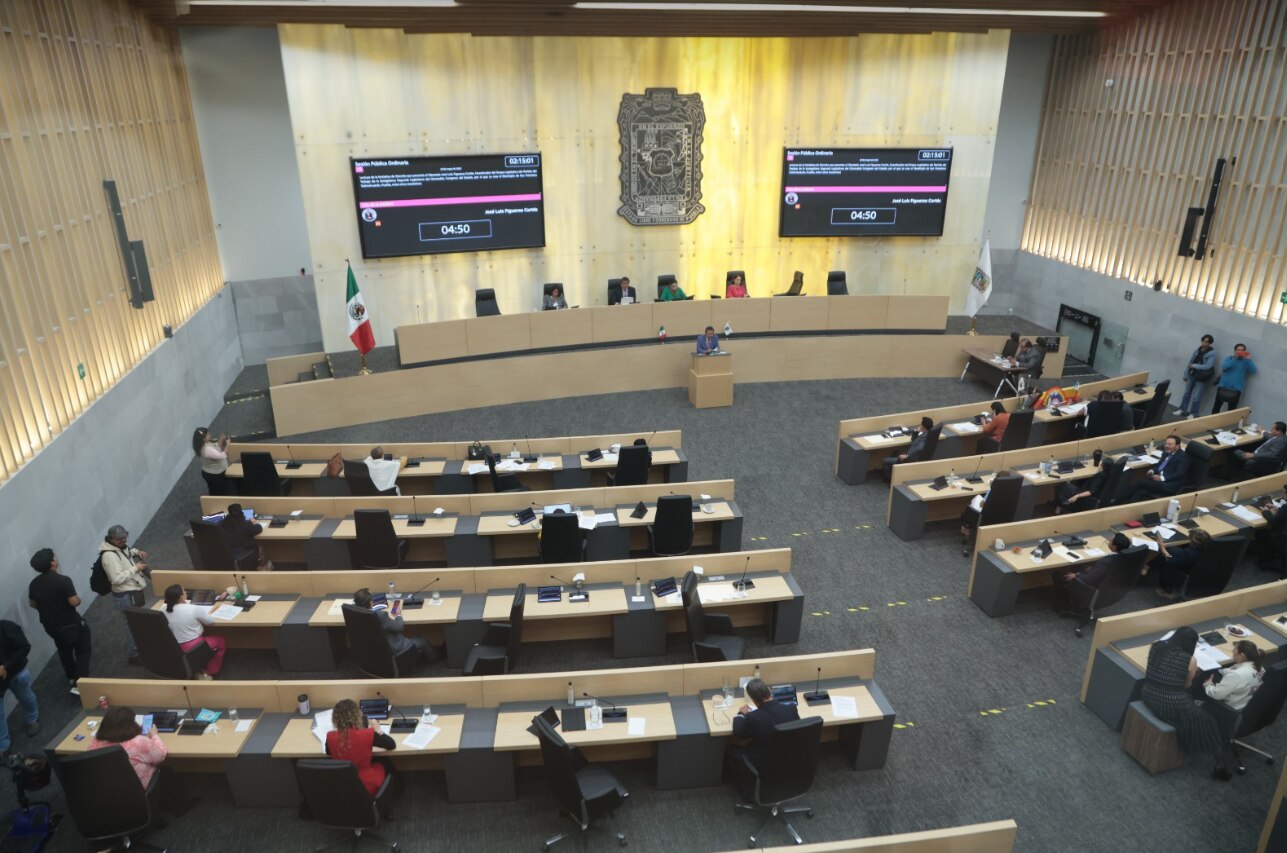 Presentan iniciativa para que la Junta Auxiliar de San Francisco Totimehuacán se convierta en municipio | Foto: Congreso del Estado