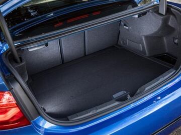 Rescatan a chofer encajuelado en un BMW en Coronango, Puebla