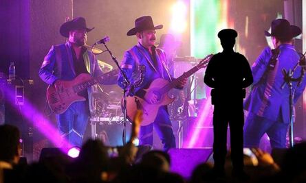 ¿Quién es el policía que fue despedido por organizar fiesta con los Tucanes de Tijuana?