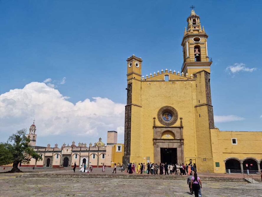 Ex convento de San Gabriel, Cholula. Realizan boda religiosa