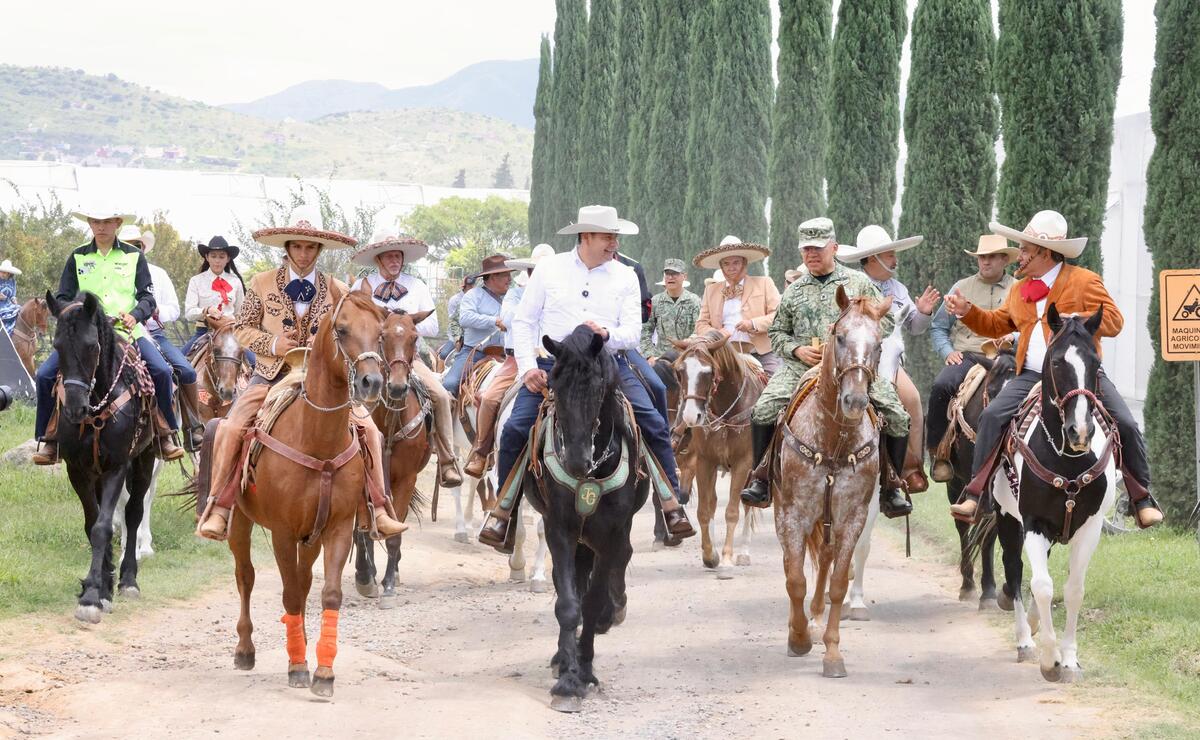 Cabalgata cívico-militar reafirma identidad y compromiso con la paz