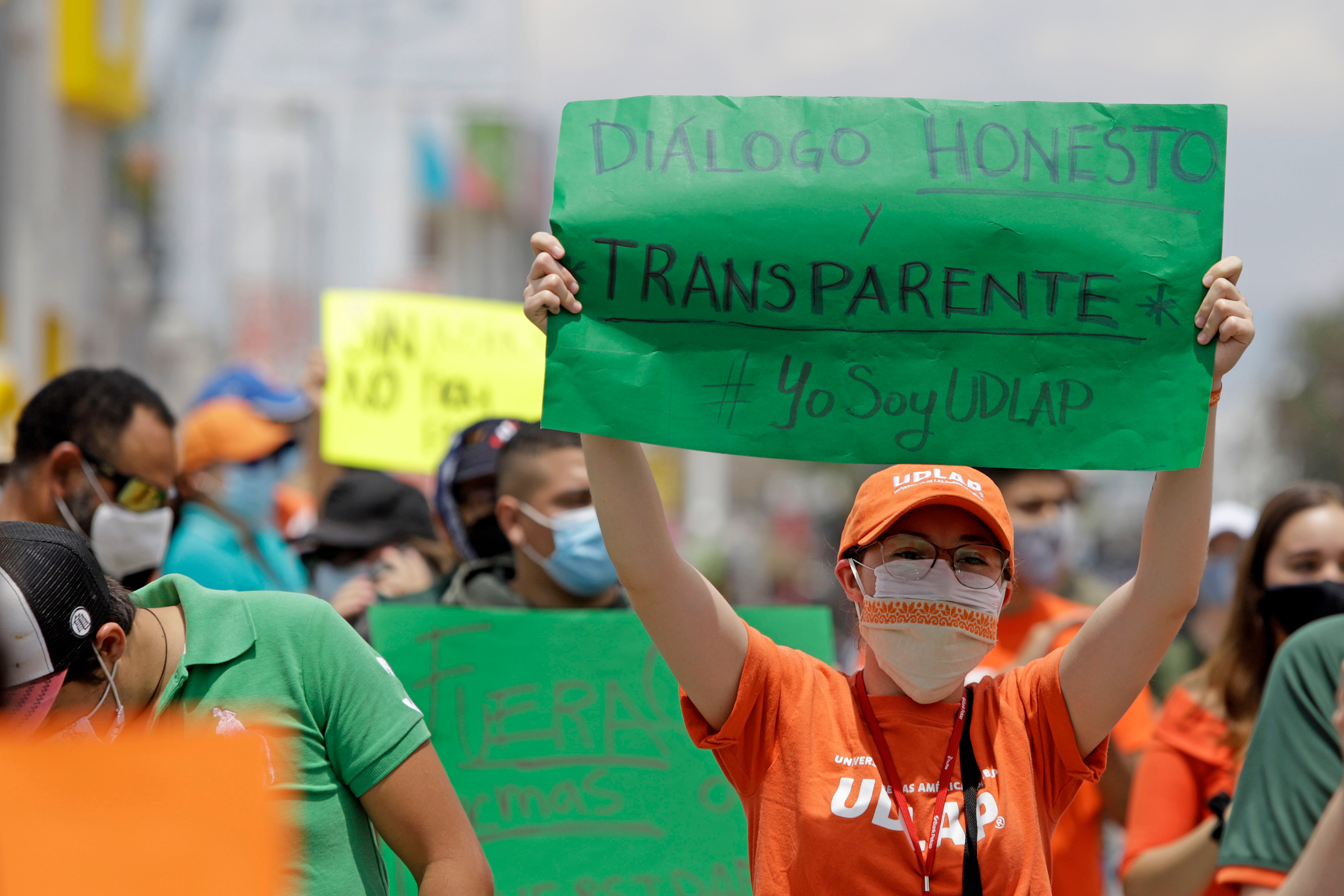 Estudiantes de la UDLAP convocan a protesta para exigir entrega de las instalaciones