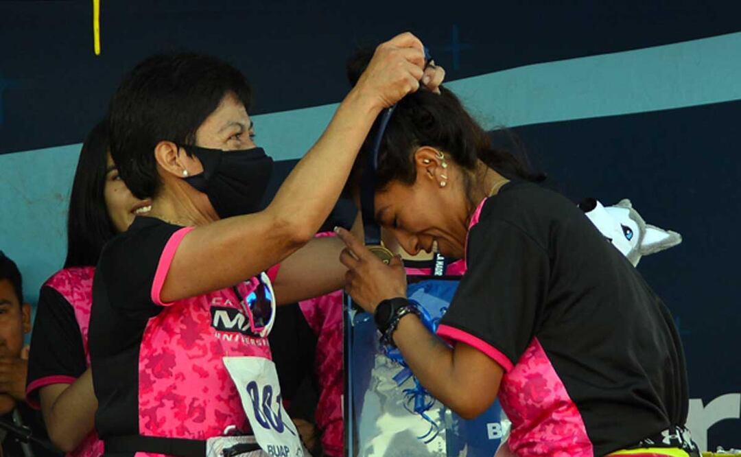 La rectora reconoció a las madres universitarias | Foto: BUAP