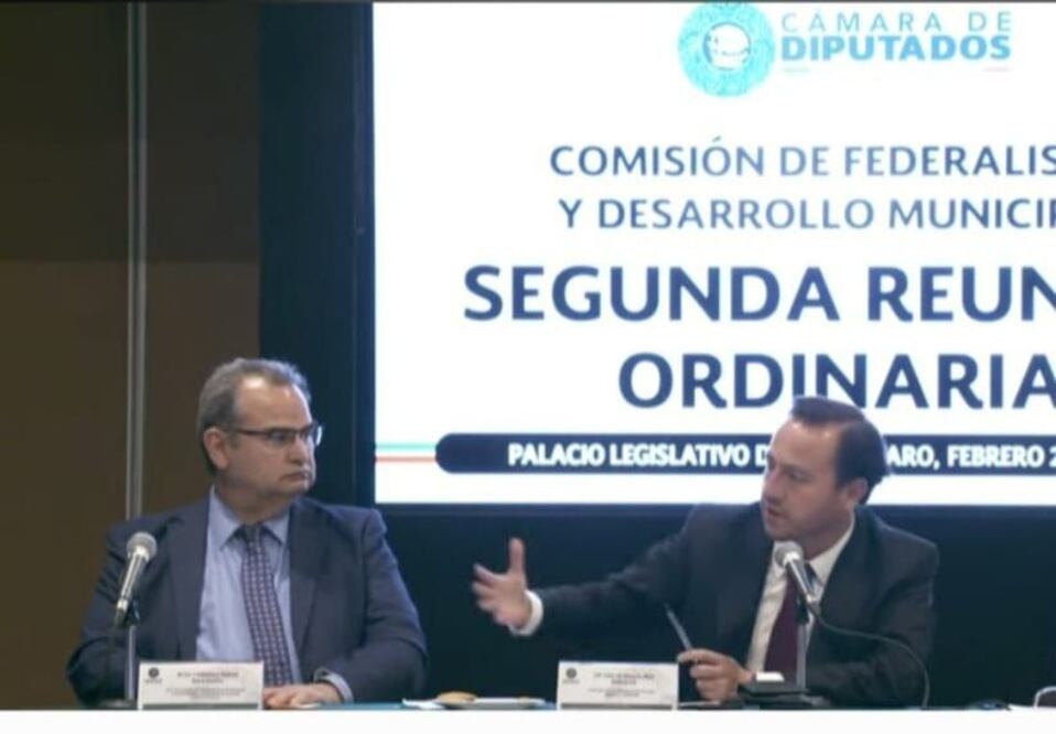 Mier Bañuelos dialoga con funcionario de la SHCP para apoyar a municipios | Foto: Especial