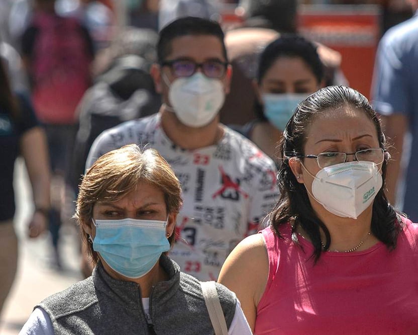 Portar el cubrebocas se hizo común desde la llegada de la influenza a México en 2008 | Foto: Archivo El Universal