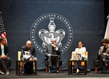 En su visita a la BUAP, Lukas Mejía destacó que la desinformación impacta en la opinión pública