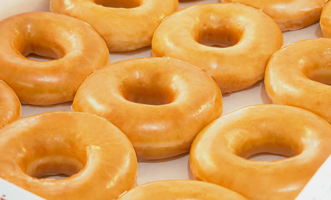 Próximamente, Krispy Kreme celebrará el Día de la Dona ofreciendo de forma gratuita su producto estrella: la dona glaseada original.
Foto: Producción El Universal Puebla