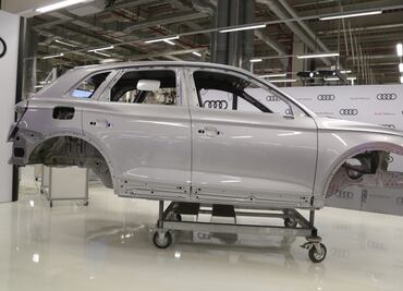 Por casos de Covid-19 suspende Audi segundo turno