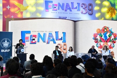 Lilia Cedillo inaugura la Feria Nacional del Libro 2026 en la BUAP
