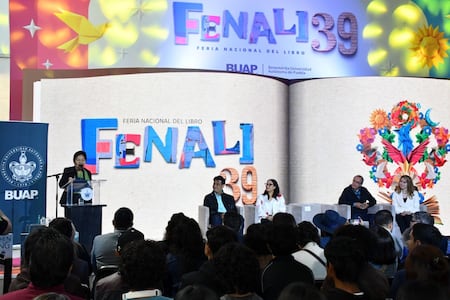 Lilia Cedillo inaugura la Feria Nacional del Libro 2026 en la BUAP