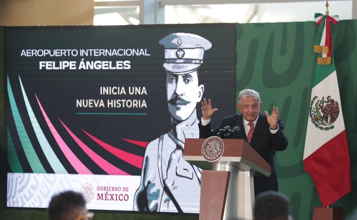 El presidente López Obrador encabezó su mañanera desde el Aeropuerto Internacional Felipe Ángeles. Foto: Juan Boites / EL UNIVERSAL