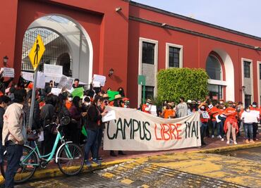 Con protesta, alumnos UDLAP exigen regresar al campus
