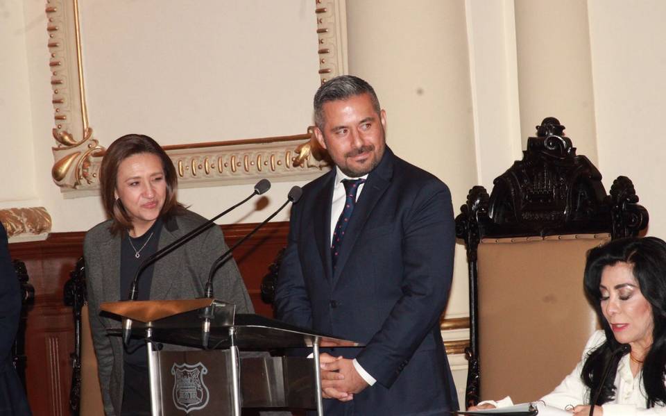 El alcalde Adán Domínguez Sánchez afirmó en una entrevista que continuarán trabajando hasta el último día de su gobierno. 

Foto: Producción El Universal Puebla