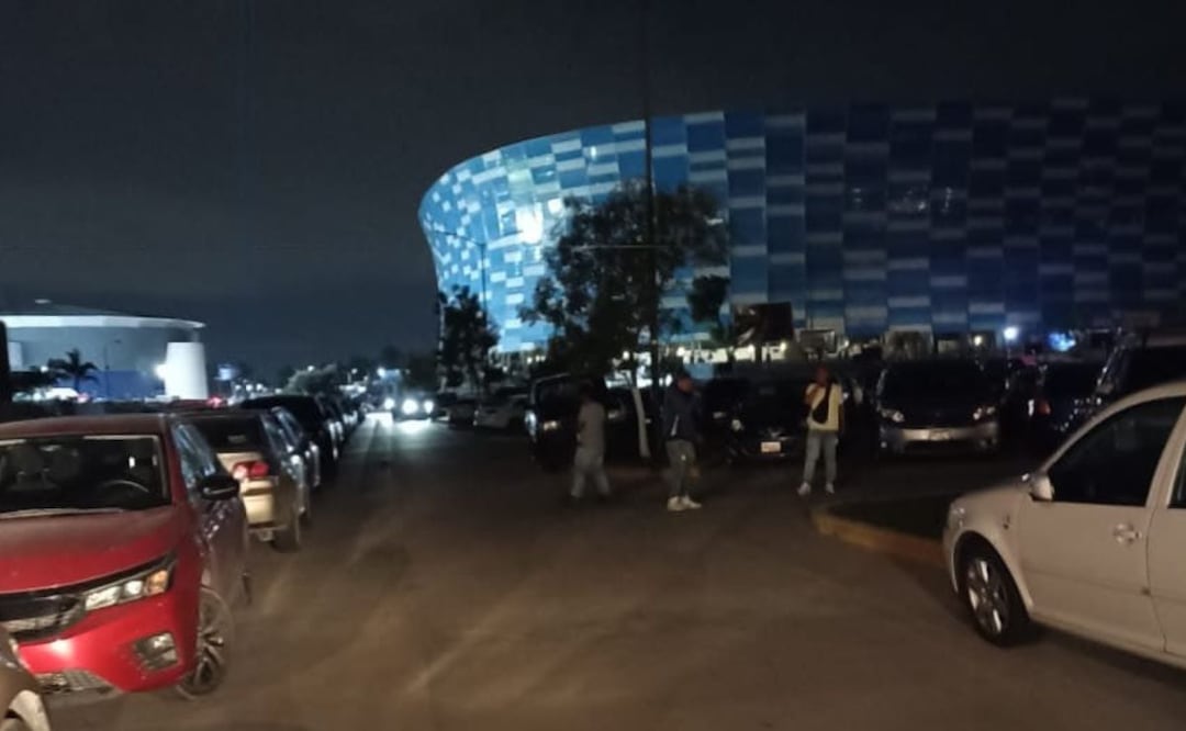 En redes sociales se denunció que viene vienes le dieron una golpiza a una familia poblana por no pagar una cuota | Foto: Captura Redes Sociales