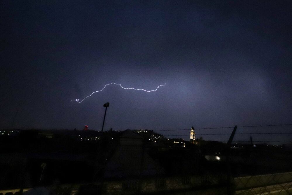 Un potente trueno sorprendió a los poblanos este martes 2 de septiembre | Foto: EsImagen