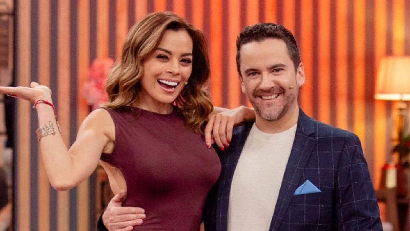 Aunque Mauricio Mancera nunca reveló detalles específicos sobre los motivos de su salida, su ausencia dejó un vacío significativo en el programa HOY, tanto en la dinámica del show como en el corazón de sus seguidores, quienes lamentaron su adiós. 

Foto: Producción El Universal Puebla