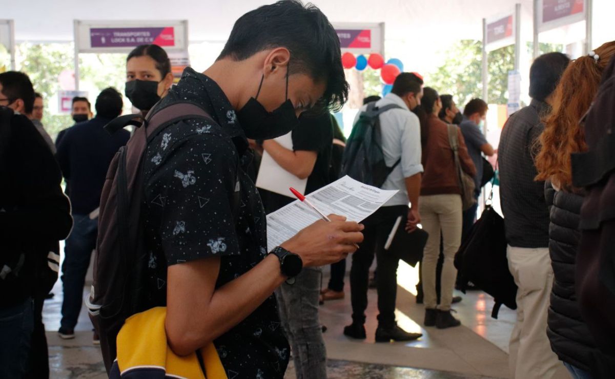 Conseguir un primer empleo y además tener un buen salario es difícil pero no imposible | Foto: Agencia Es Imagen para El Universal Puebla