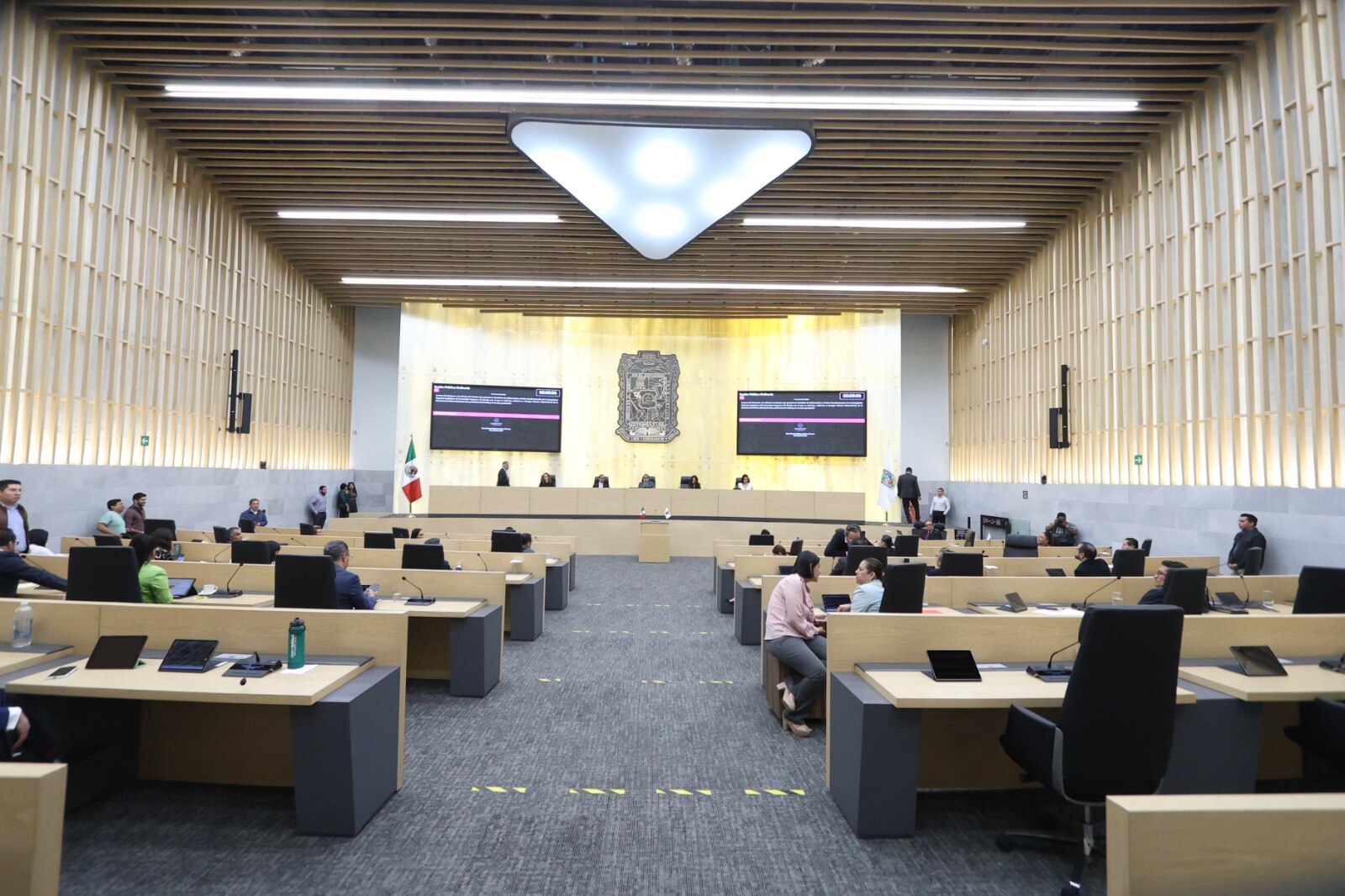 Avala LXII Legislatura del Congreso del Estado figura de Diputado Migrante