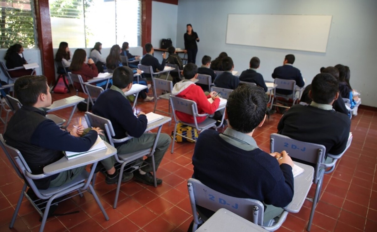 Hasta dos salarios gana uno de cada 4 maestros