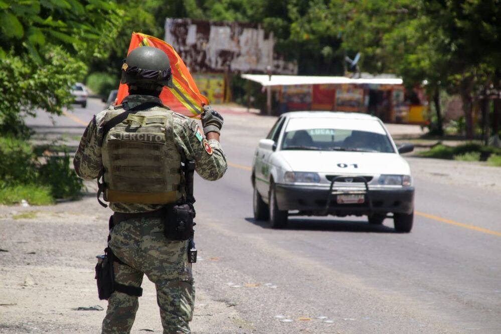 Los retenes militares son comunes en carreteras | Es Imagen para El Universal Puebla