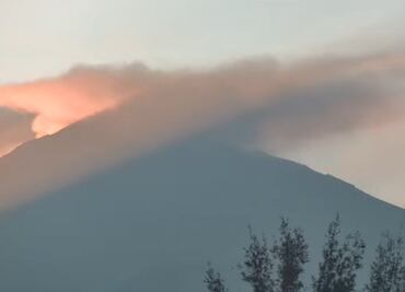 Volcán Popocatépetl se despide de octubre con fuerte explosión y fumarola