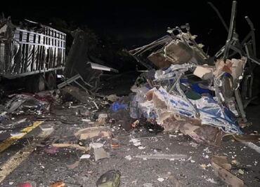 Mueren 15 migrantes tras choque sobre la Cuacnopalan-Oaxaca