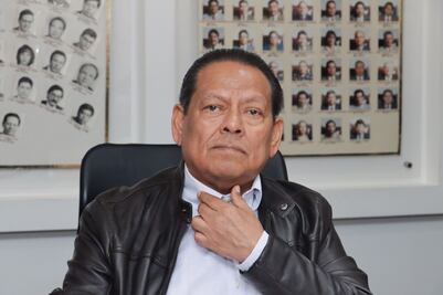 Carlos Navarro, líder y diputado del PSI muere a los 70 años