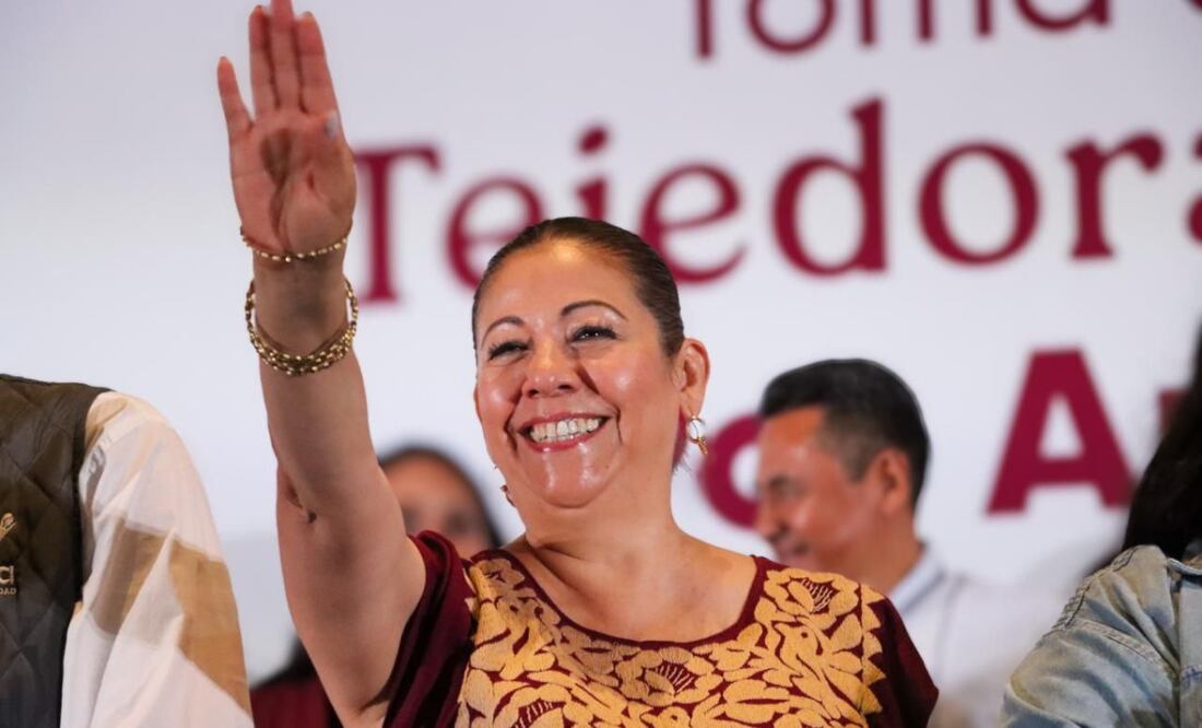 Rinde protesta Laura Artemisa García como Tejedora de la Patria | Foto: Congreso Puebla.