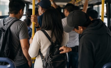 VIDEO Chofer de RUTA exhibe a carteristas, pero dice que no puede hacer nada