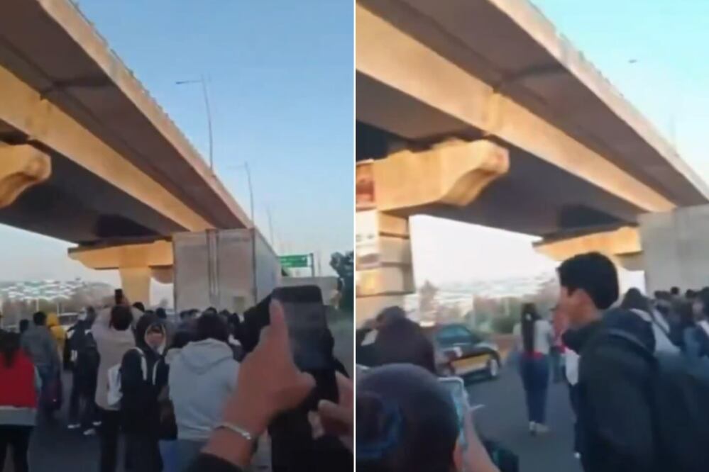 El choque entre un tráiler y una unidad de la Ruta Tepetzala ocurrió sobre la autopista México-Puebla | Foto: Captura de X