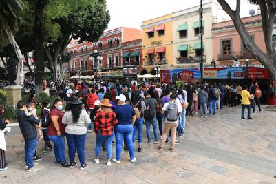 ABARROTAN TURIBÚS