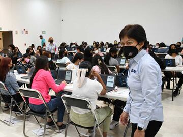 Examen de Admisión en la BUAP es supervisado por la rectora Lilia Cedillo