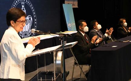 Lilia Cedillo desea éxito para egresados de la BUAP