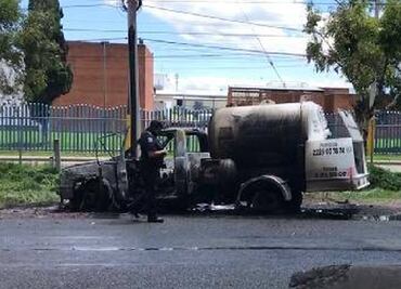 Se prende pipa con gas LP en la México-Puebla y chofer se salva de milagro