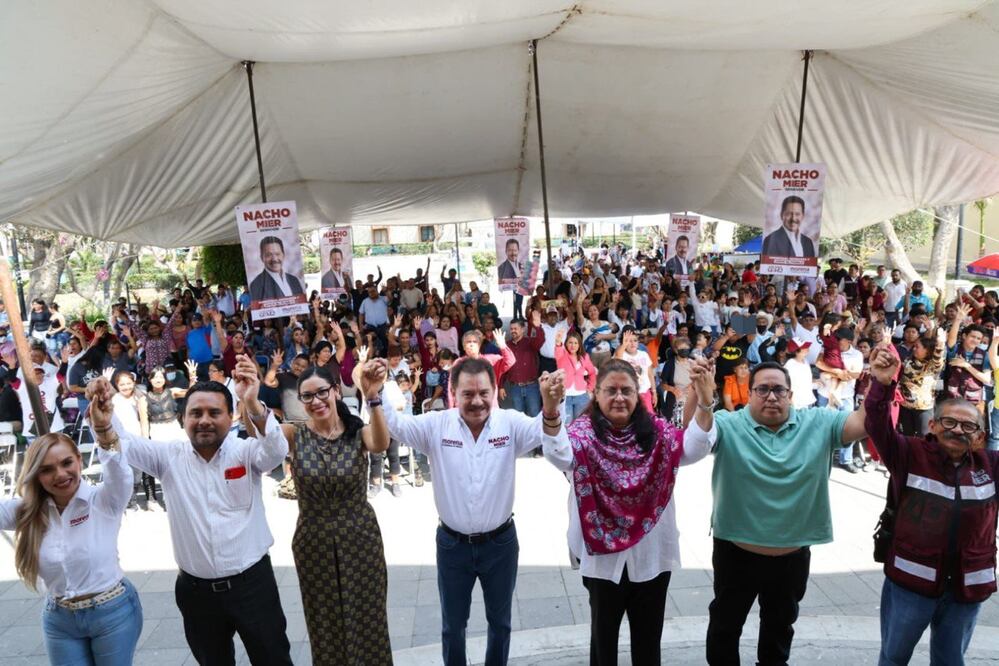 Nacho Mier arrancó su campaña en Tehuacán | Foto: Especial