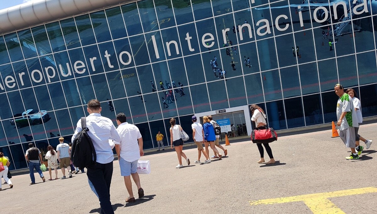 ¿Cuánto cuesta un taxi del aeropuerto de Puebla al centro?