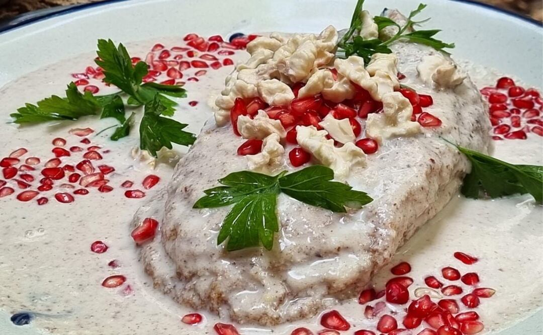 Pese a que la temporada de chiles en nogada todavía no empieza, Mi Viejo Pueblito ya empezó la venta | Foto: Agencia Es Imagen para El Universal Puebla