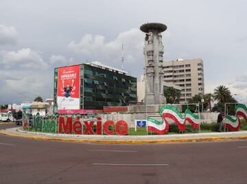 Inician colocación de adornos patrios en la ciudad de Puebla