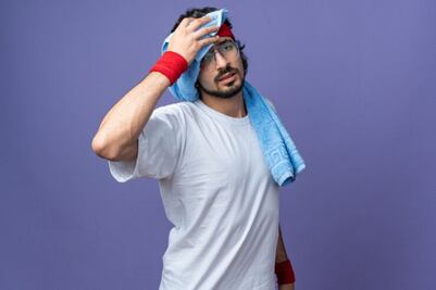 Cómo eliminar el olor a sudor de la ropa