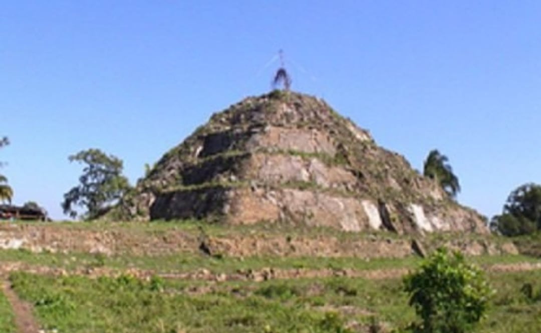 En las ruinas arqueológicas de Metlaltoyuca se encontró una escultura supuestamente parecida a una momia egipcia | Foto: paseopormexico