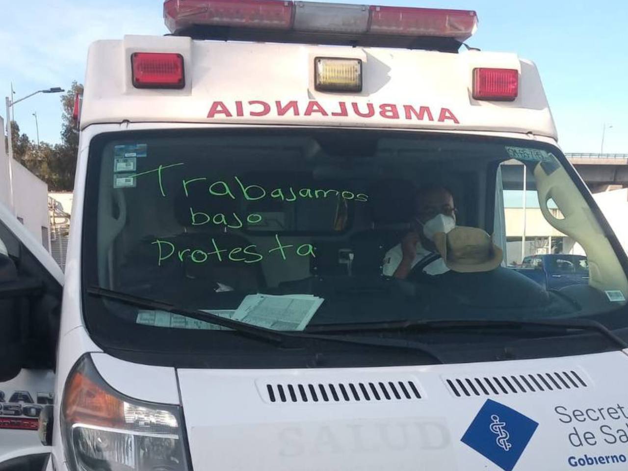 Paramédicos del SUMA trabajan bajo protesta