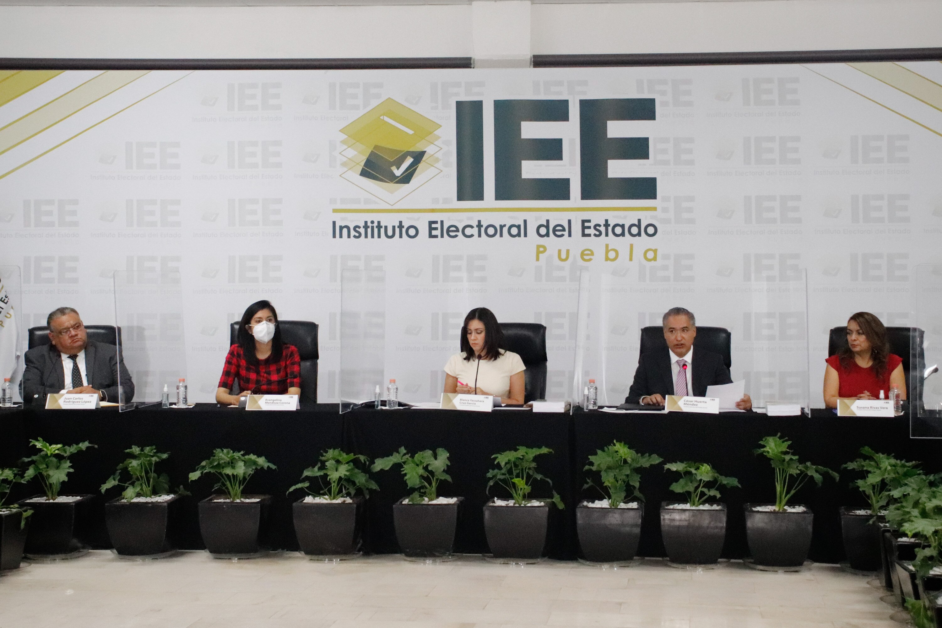 En cifras, esto se refleja en el aumento del número de listas nominales en más del 100% en los últimos 30 años.

Foto: Producción El Universal Puebla