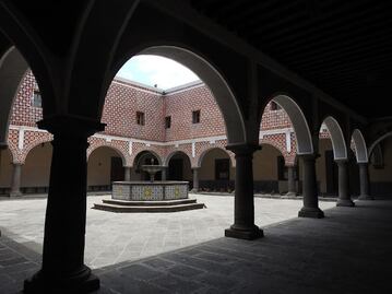 ¿Un museo con monjas sepultadas? Descubre más lugares misteriosos en Puebla