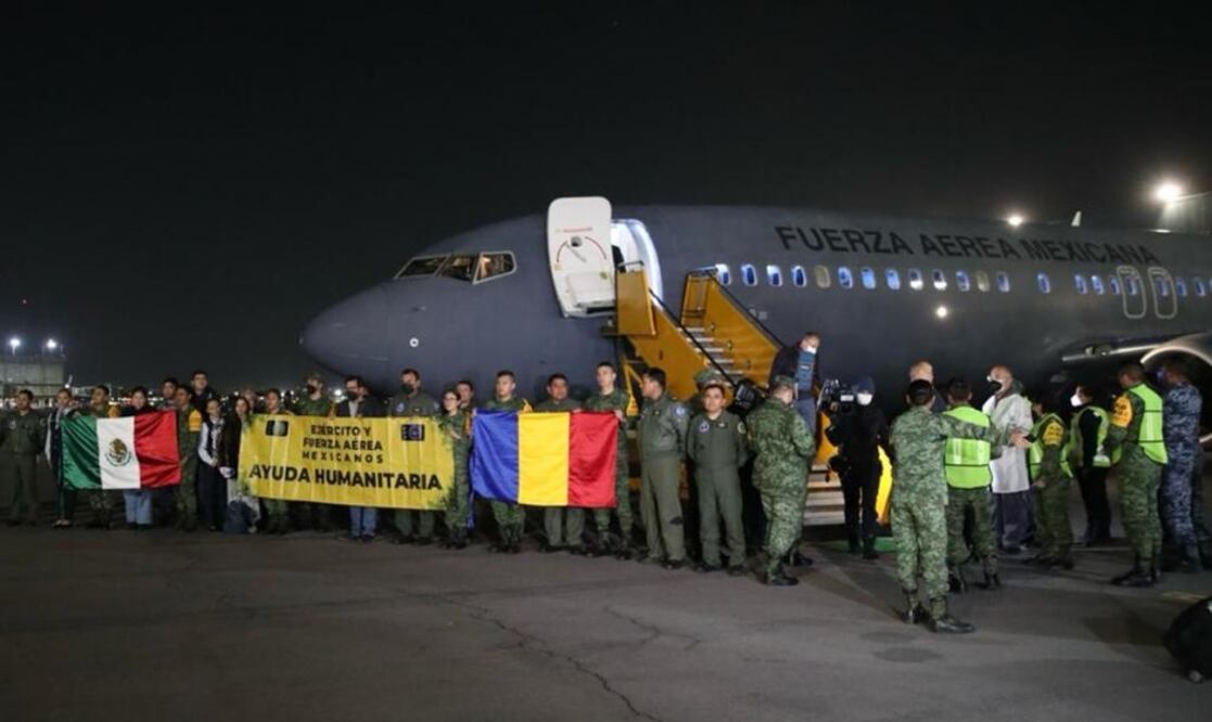 El Boeing 787-888 de la Fuerza Aérea Mexicana que transportó a un total de 138 personas, aterrizó este viernes —a media noche— en el Aeropuerto Internacional de la Ciudad de México. Foto: Valente Rosas/EL UNIVERSAL