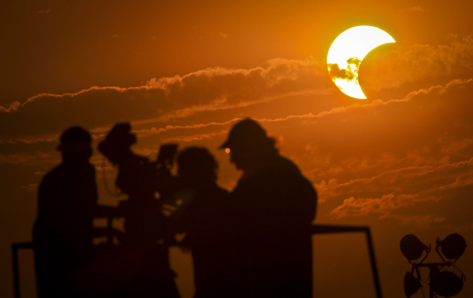En 2024, el cielo se ha convertido en un escenario cautivador para los aficionados a la astronomía, especialmente debido a la serie de eventos celestiales que han generado un notable interés. 

Foto: Producción El Universal Puebla