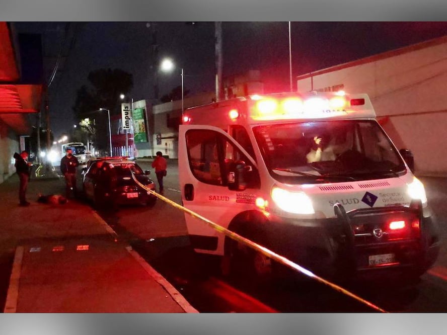En redes sociales se viralizó un video de un aparatoso accidente entre un ciclista y un auto en Atlixco | Foto: Archivo El Universal